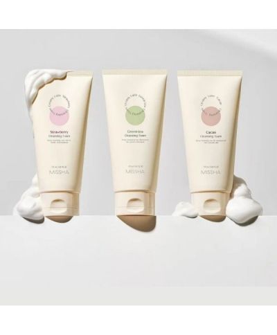 Хидратираща почистваща пяна за лице с ягода  MISSHA Creamy Latte Strawberry Cleansing Foam 172 ml