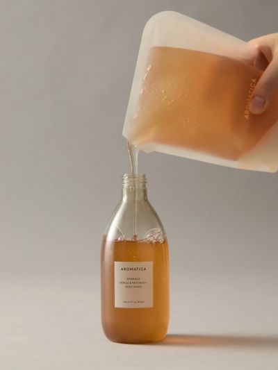 Нежен душ гел с нероли и пачули AROMATICA Embrace Body Wash Neroli & Patchouli 300 ml